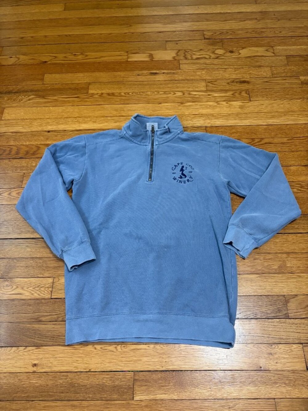 Comfort Color Cape Cod Winery 1/4 Zip Pullover Sweatshirt Size Small Blue Cotton